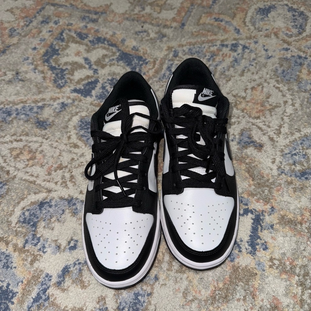 Nike women's Black and White Sneakers